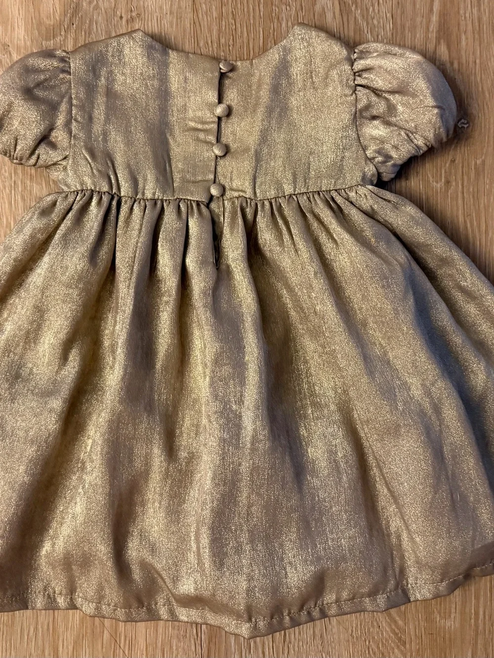 Tommy Bahama Girls' Size 12 Months Metallic Gold Puff-Sleeve Smocked Dress
